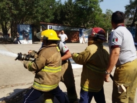 Iniciadores de Programa Piloto con  Academia de Policia